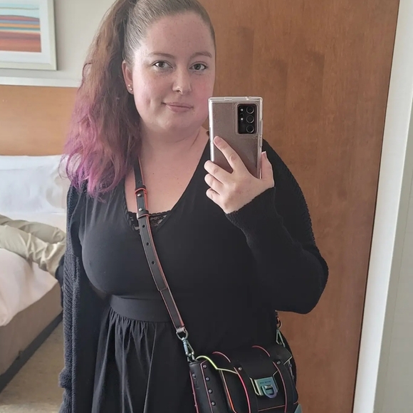 Meet your Posher, Whitney - Picture 5 of 7